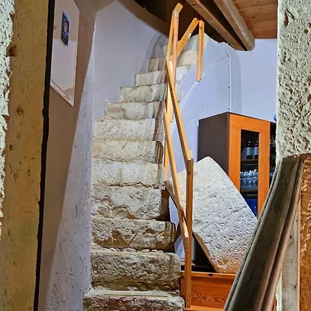 בית נופש Windmill Hill Cozy Townhouse By Becherish *