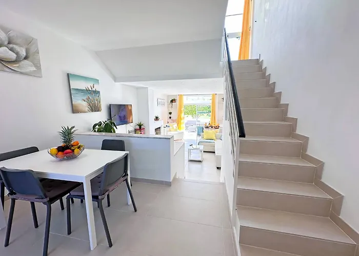 Дом отдыха Windmill Hill Cozy Townhouse By Becherish *