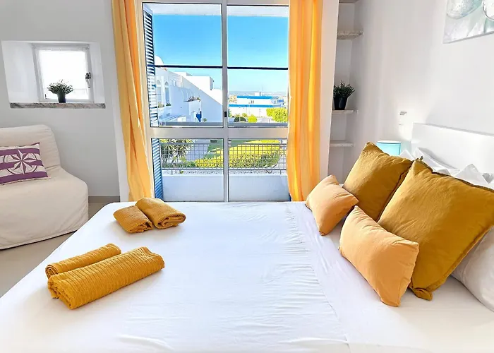 Windmill Hill Cozy Townhouse By Becherish * Албуфейра