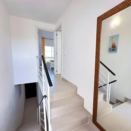 Windmill Hill Cozy Townhouse By Becherish